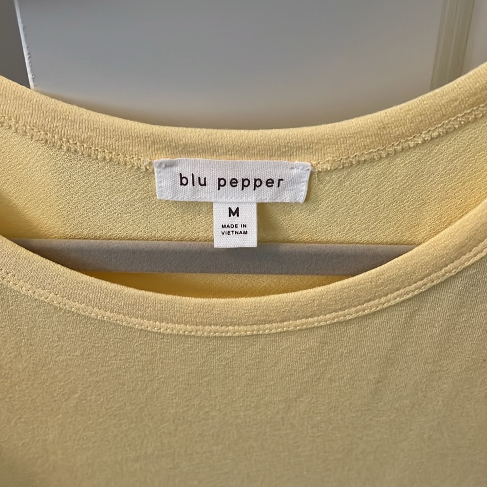 Flutter sleeve top - Picture 3 of 9